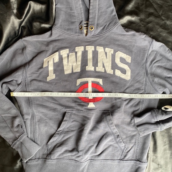 S Twins sweatshirt - Picture 5 of 7